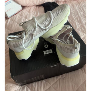 Women's Sorel Kinetic Impact Lace Sneakers Beige Yellow Size 9.5